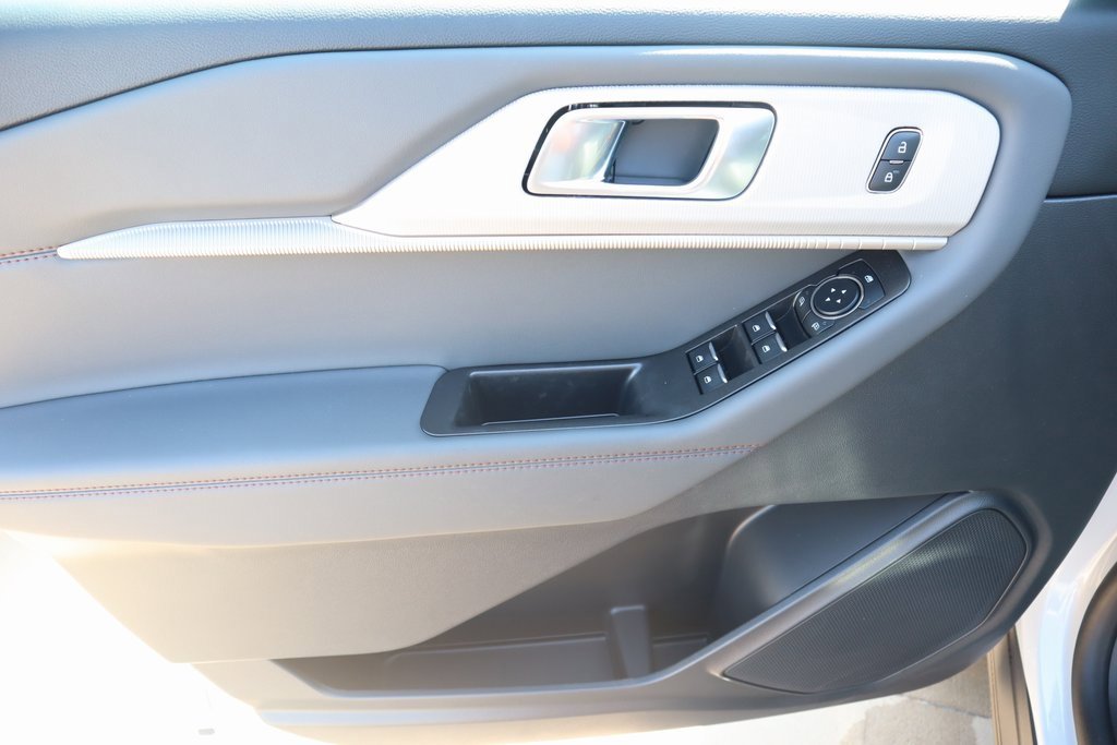 New 2025 Ford Explorer Active w/ Active Comfort Package image 18