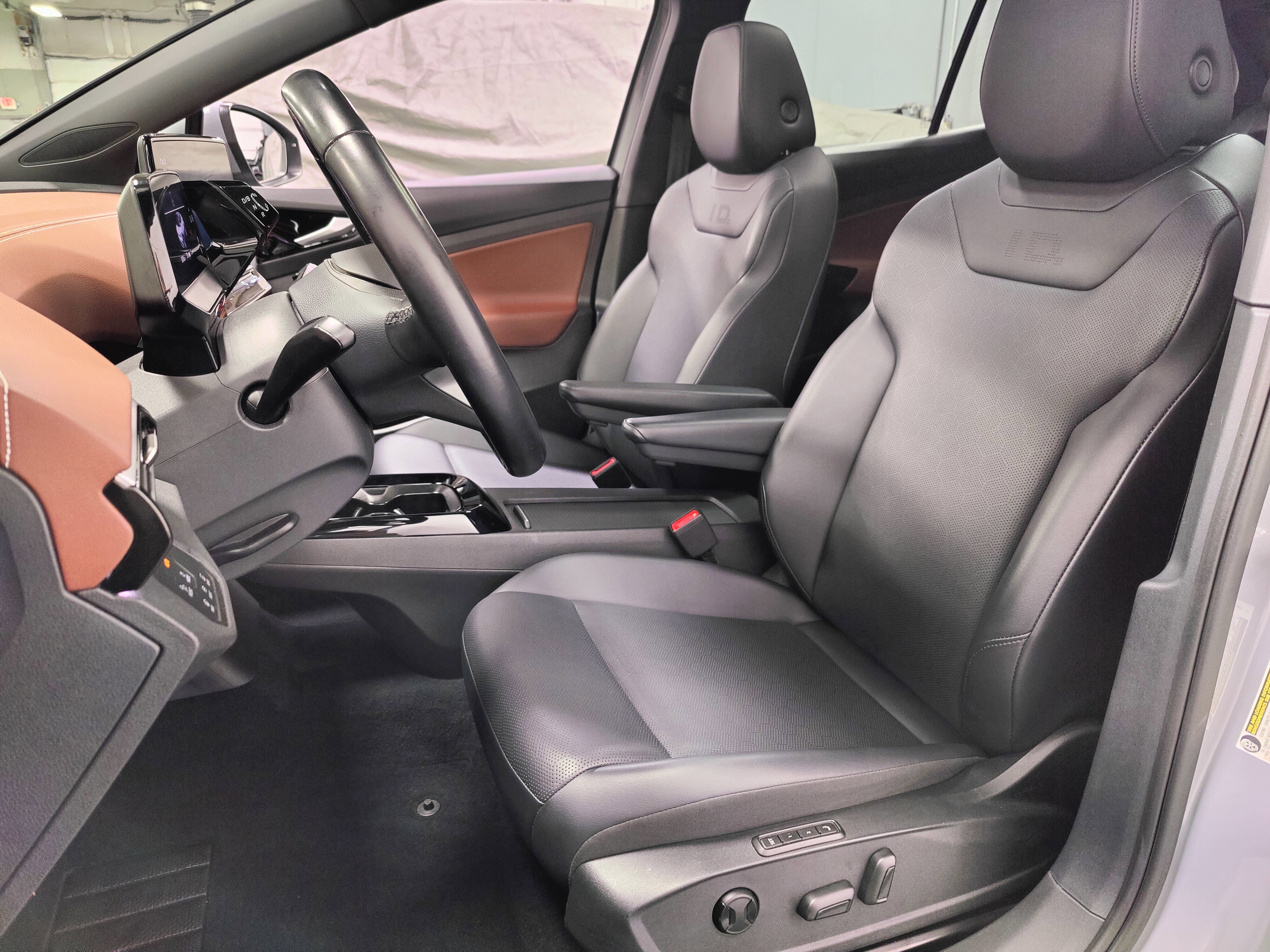 Certified 2021 Volkswagen ID.4 Pro S w/ Gradient Package image 18