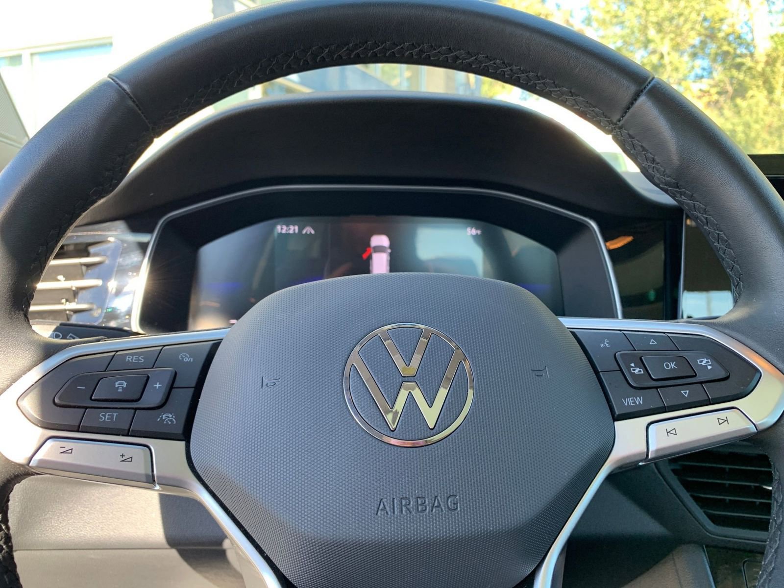 Used 2025 Volkswagen Jetta SE image 27