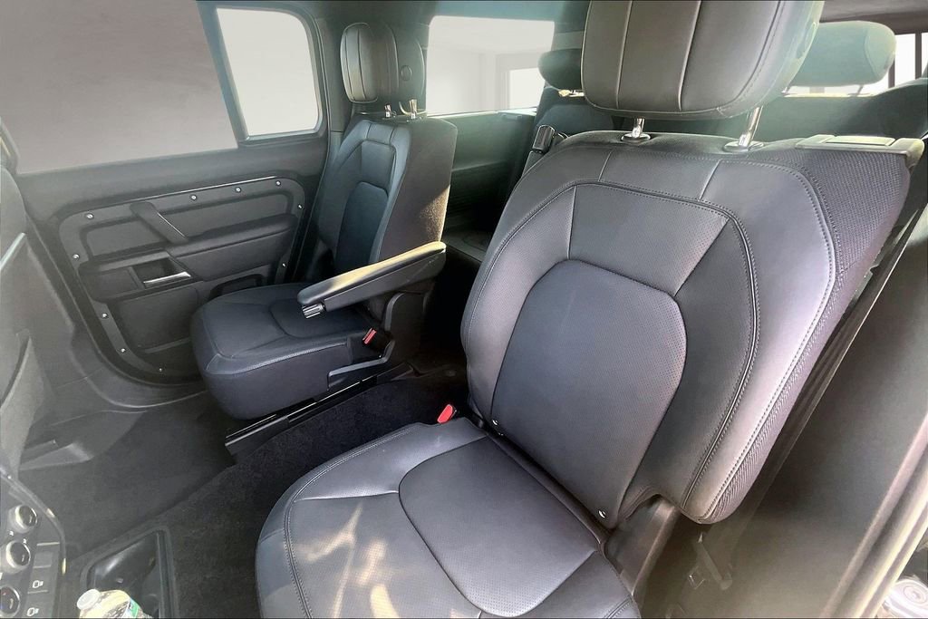 Used 2025 Land Rover Defender 130 X image 27