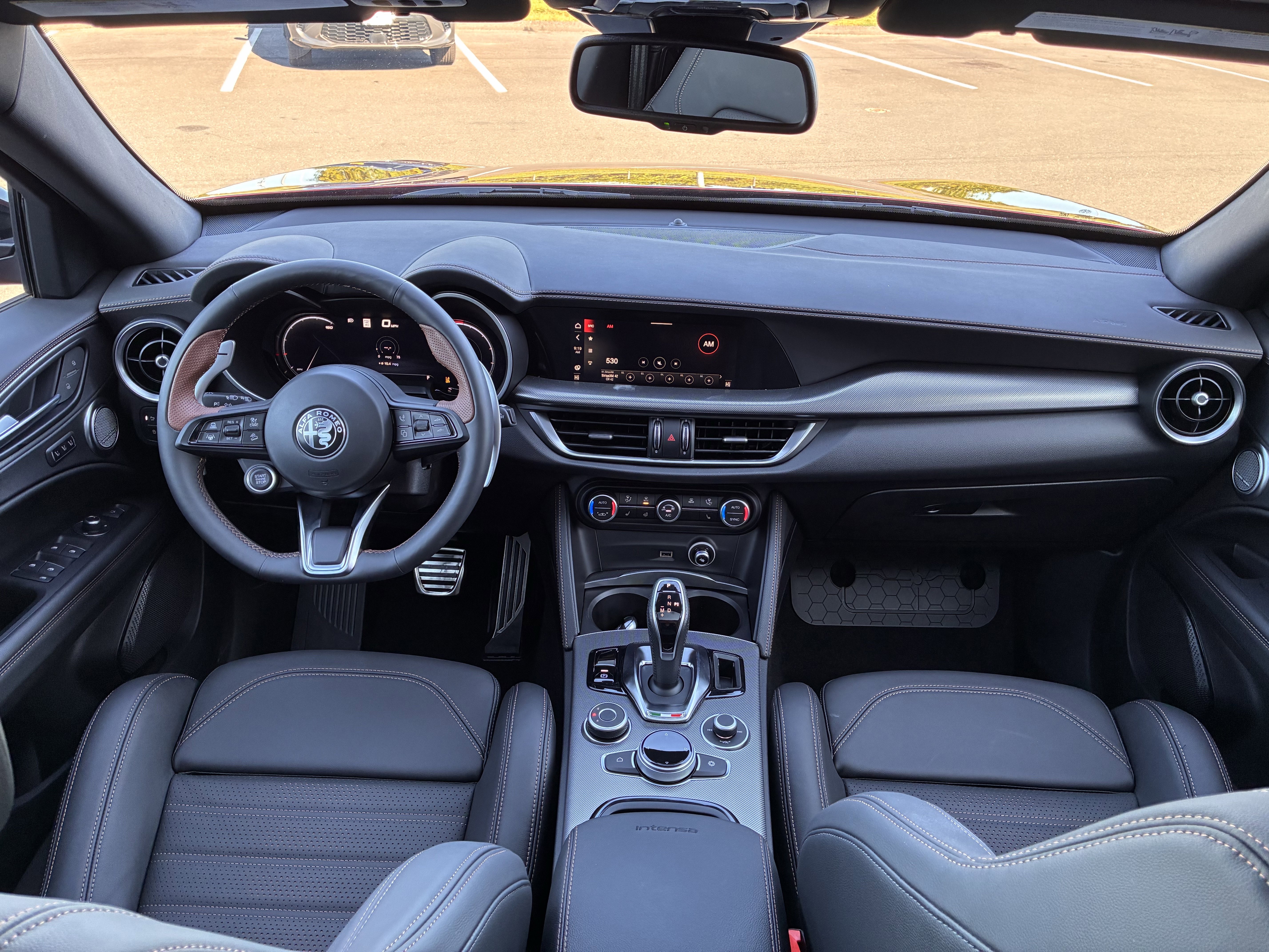 New 2025 Alfa Romeo Stelvio Sprint image 2