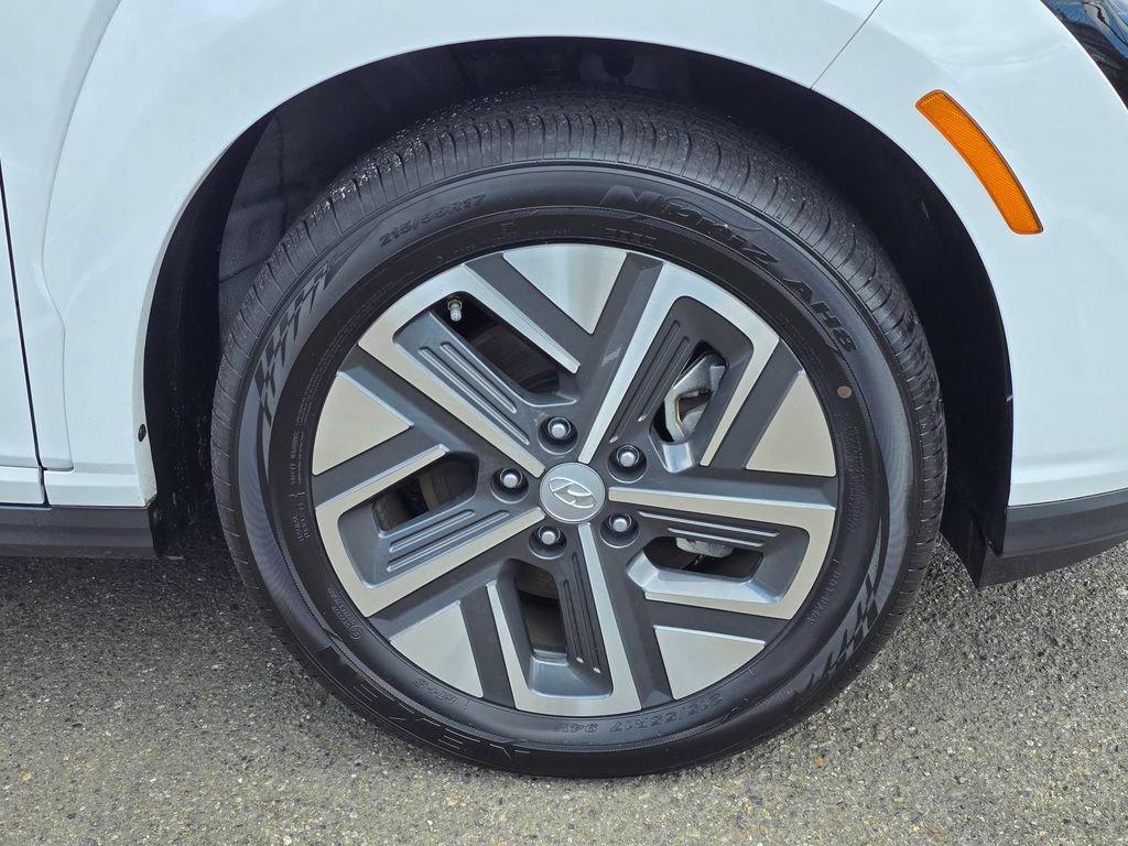 Used 2023 Hyundai Kona SE FWD image 9