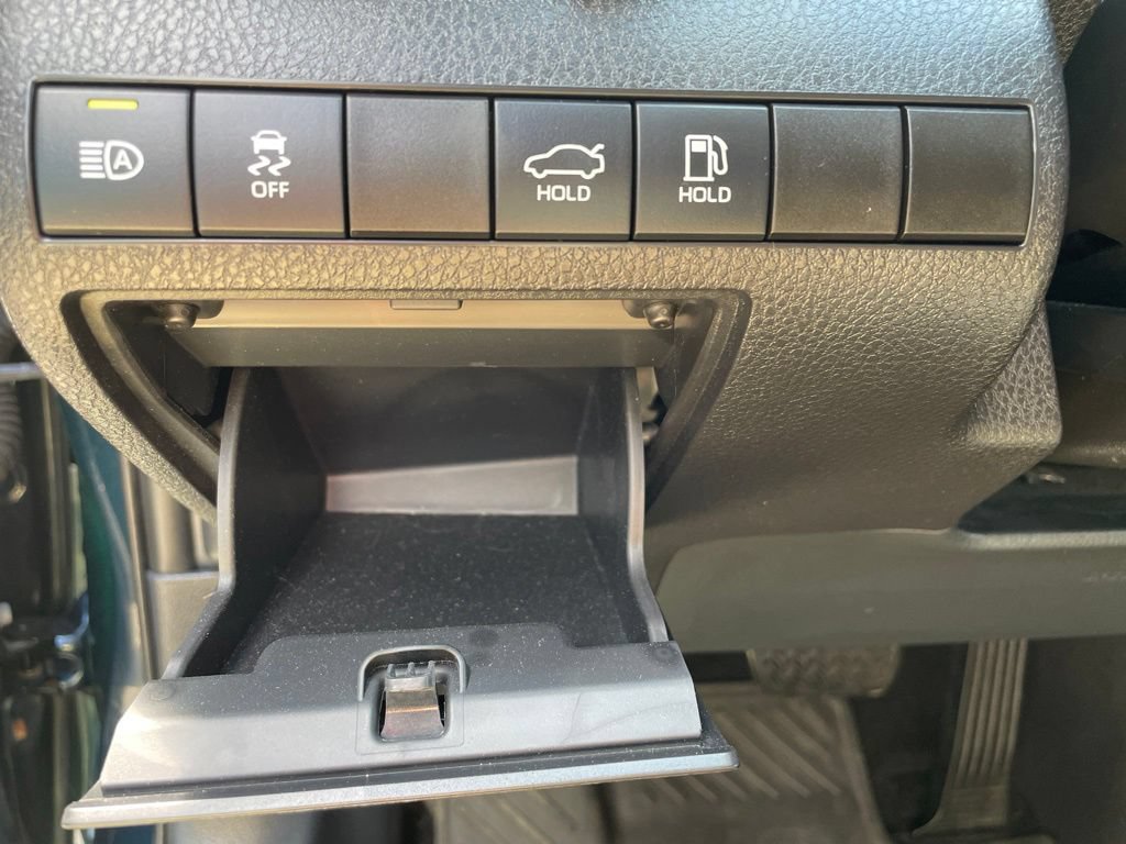 Used 2020 Toyota Camry SE AWD/4WD image 15