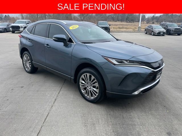 Used 2023 Toyota Venza Limited image 1