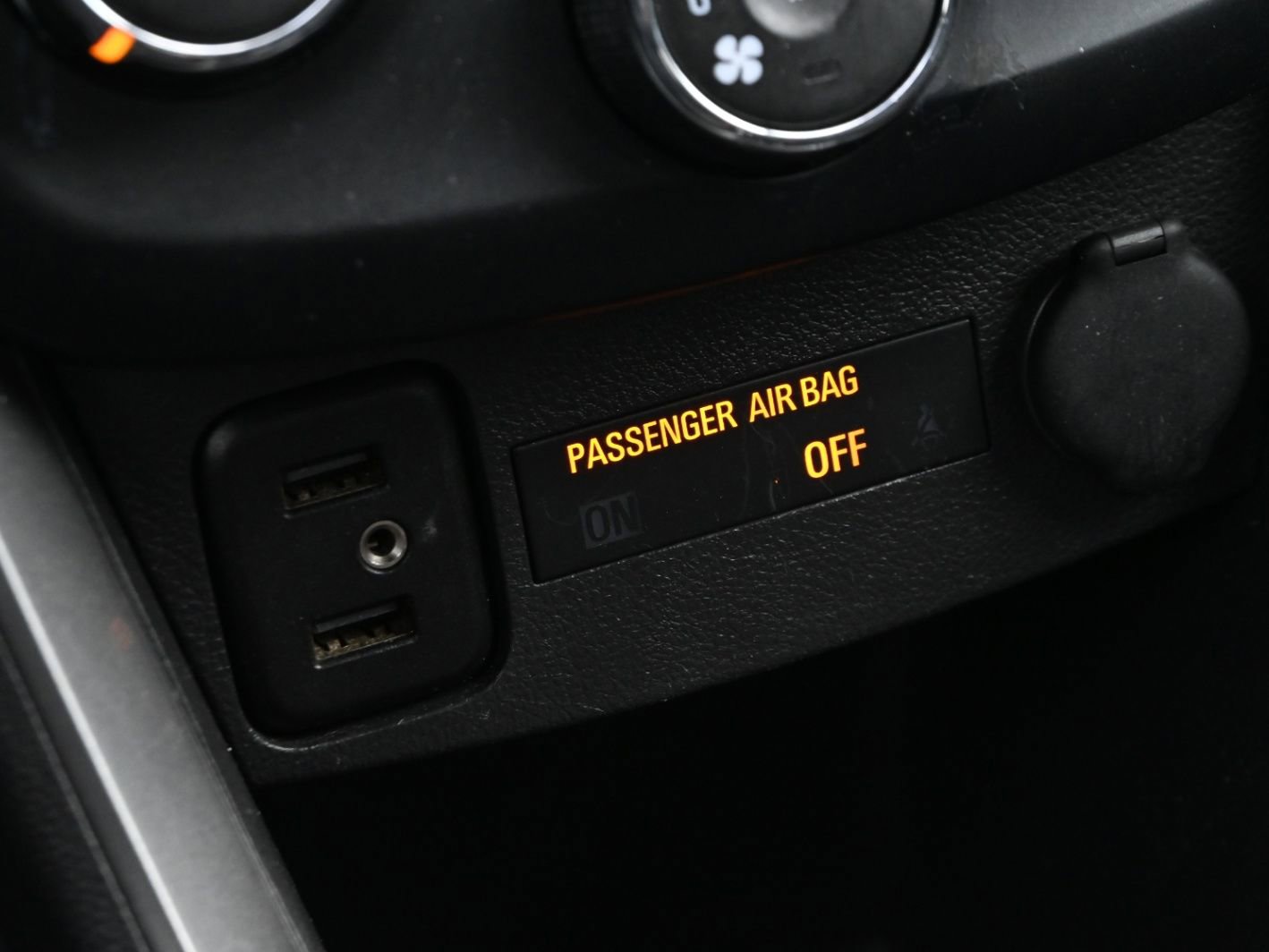 Used 2020 Chevrolet Trax LT FWD image 18