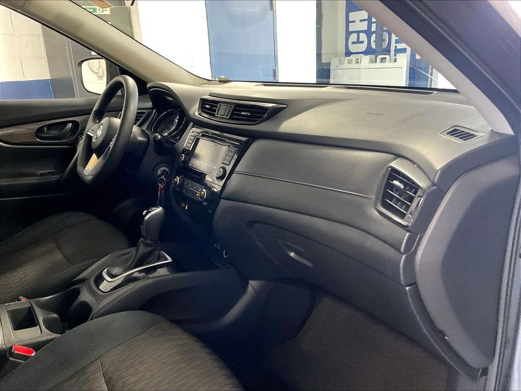 Used 2019 Nissan Rogue S AWD/4WD image 14