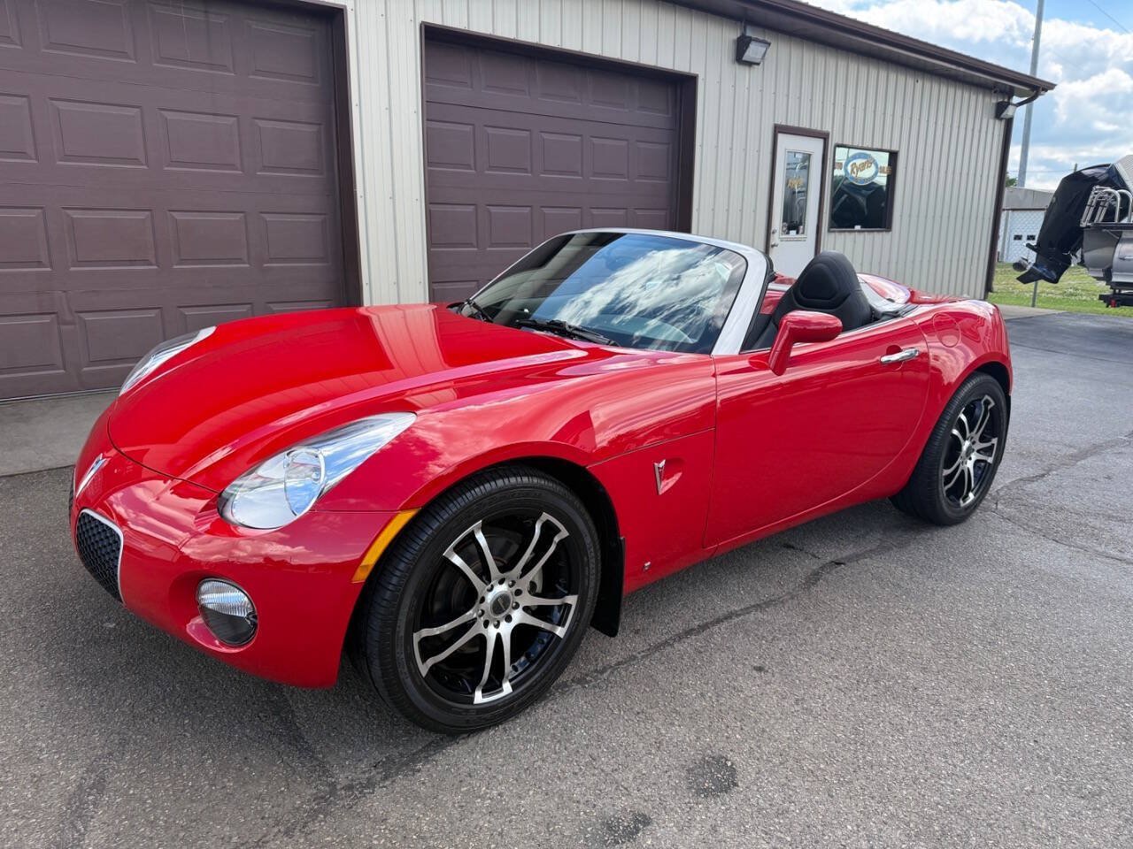 Used 2006 Pontiac Solstice Convertible w/ Premium Package