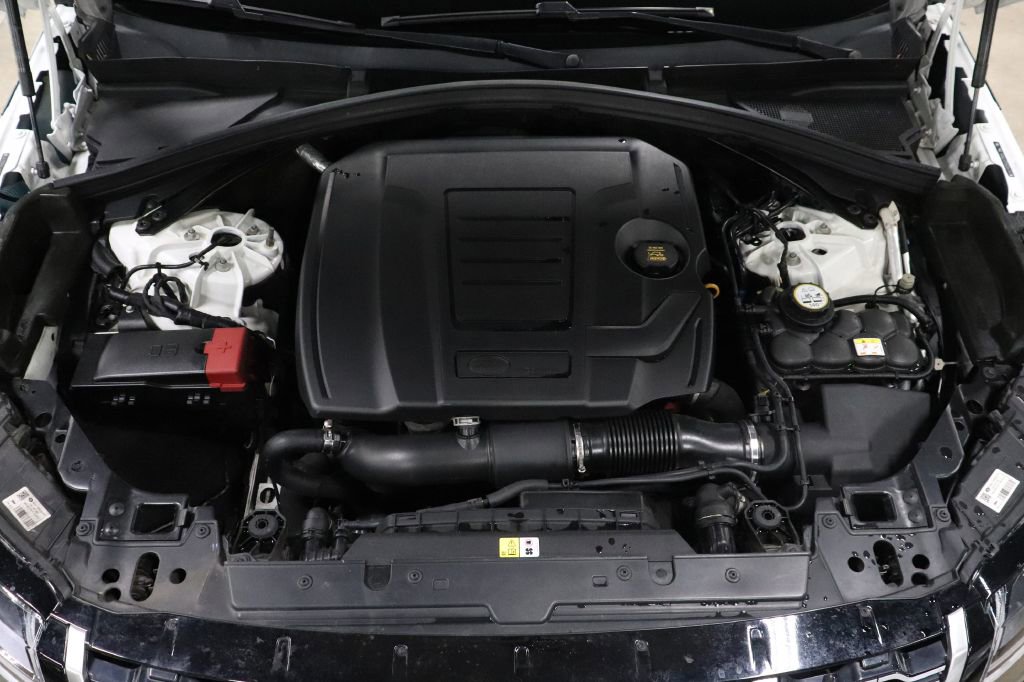 Used 2018 Land Rover Range Rover Velar S image 32