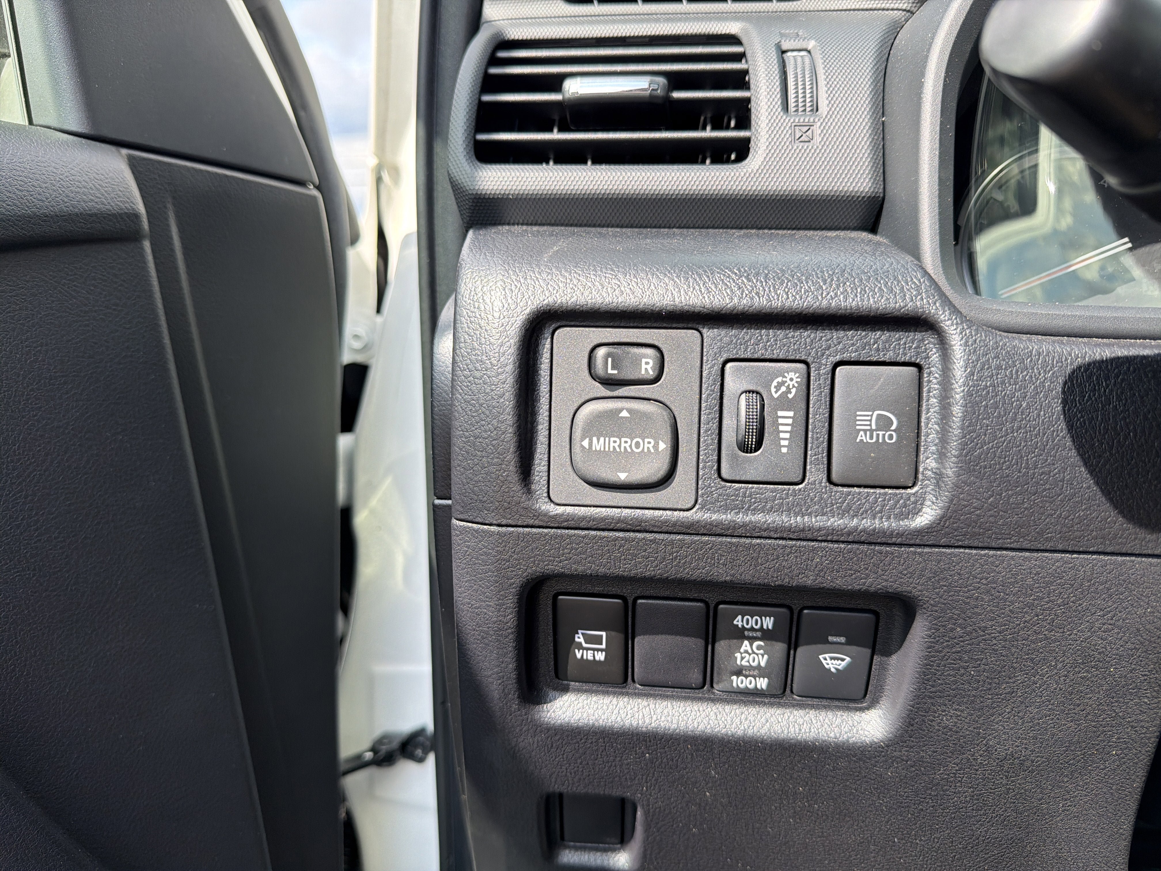 Used 2023 Toyota 4Runner Limited AWD/4WD image 16