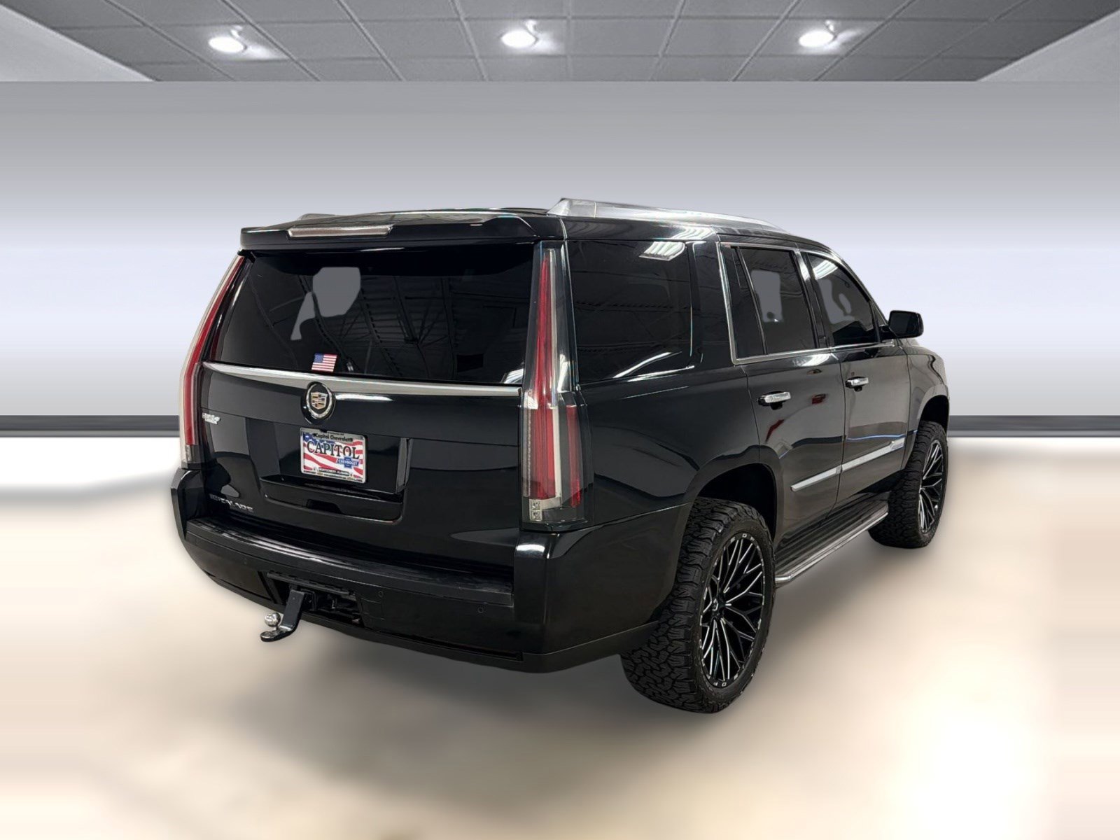 Used 2015 Cadillac Escalade Luxury image 8