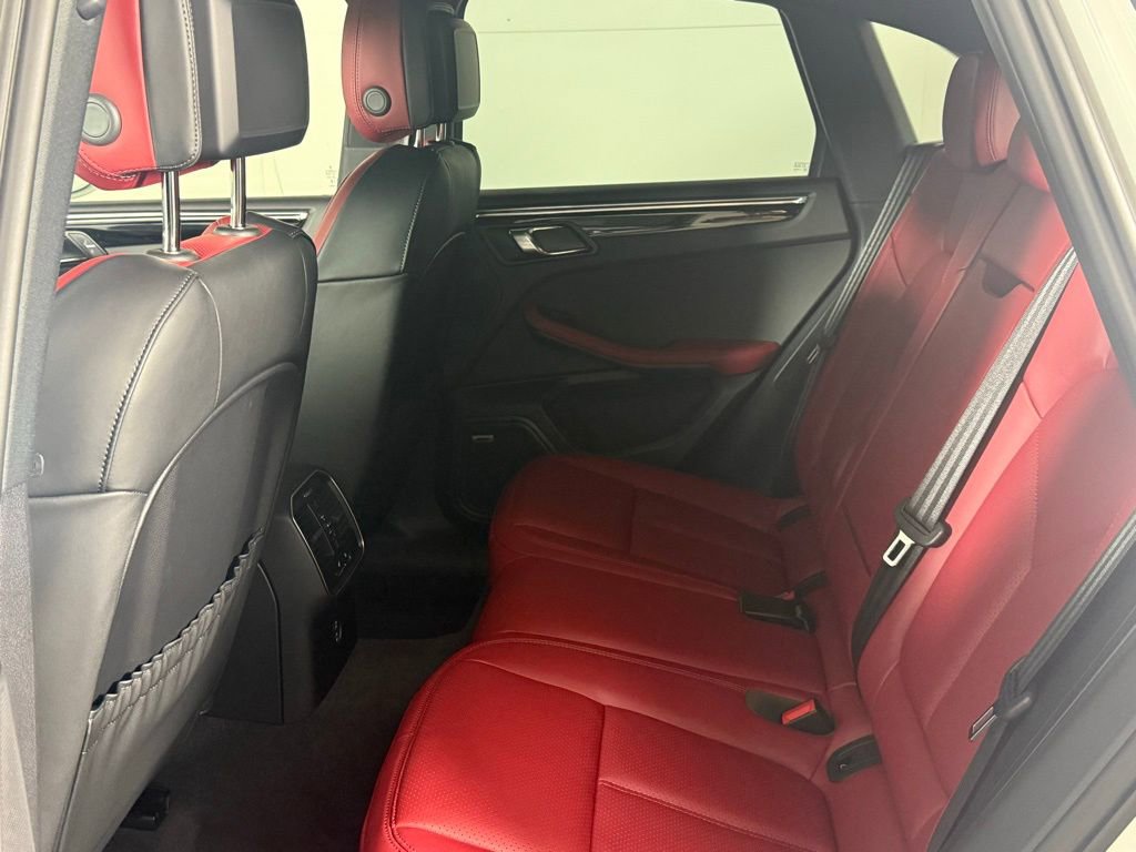 New 2026 Porsche Macan image 24