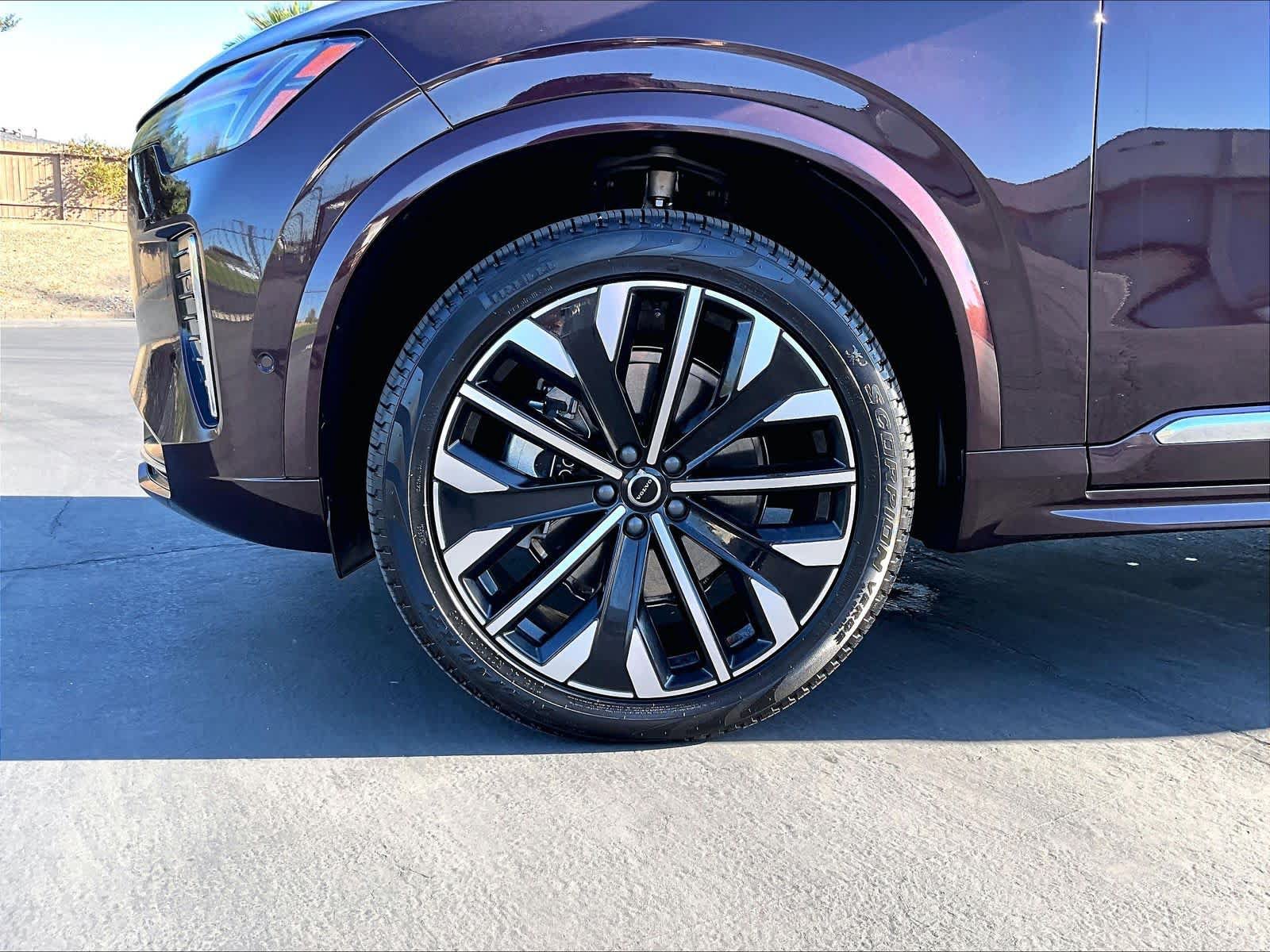 Used 2026 Volvo XC90 B5 Ultra AWD/4WD image 11