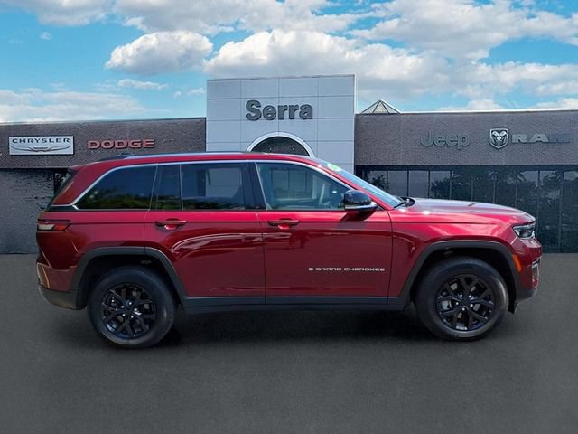 Used 2023 Jeep Grand Cherokee Limited AWD/4WD image 8