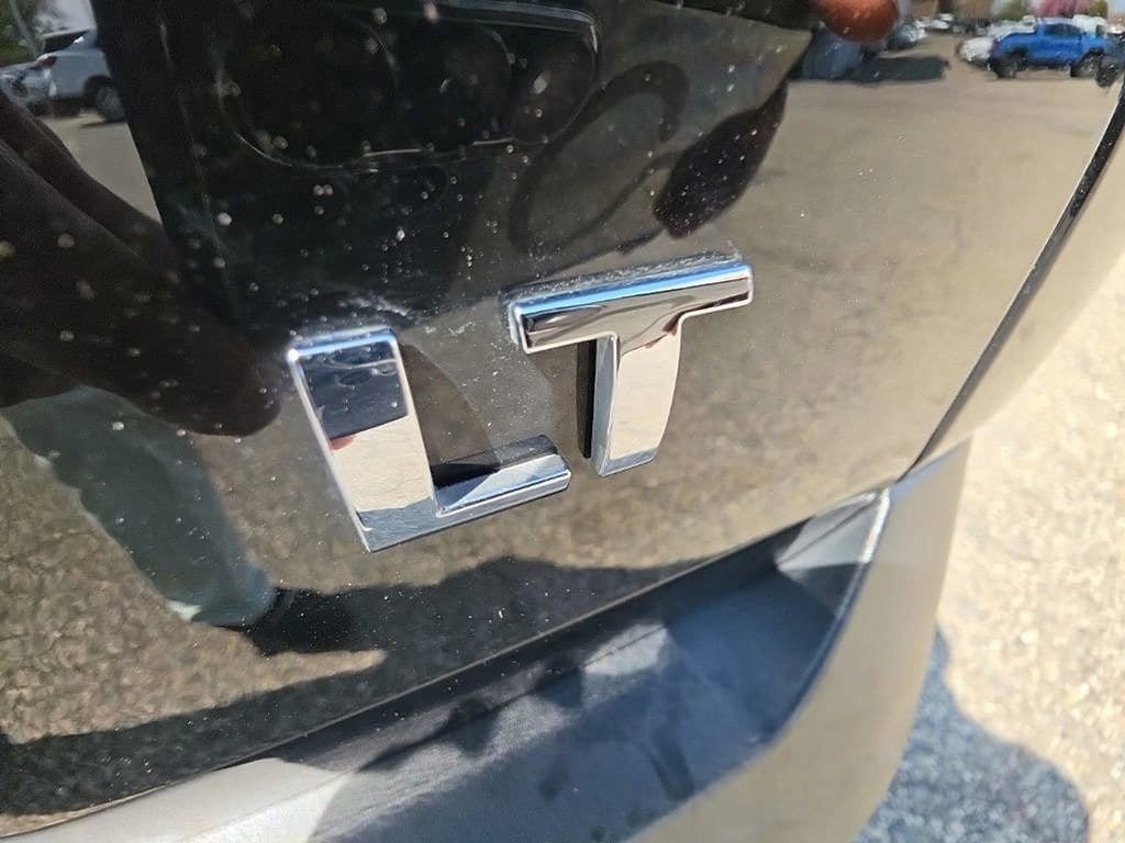 Used 2023 Chevrolet Traverse LT AWD/4WD image 35