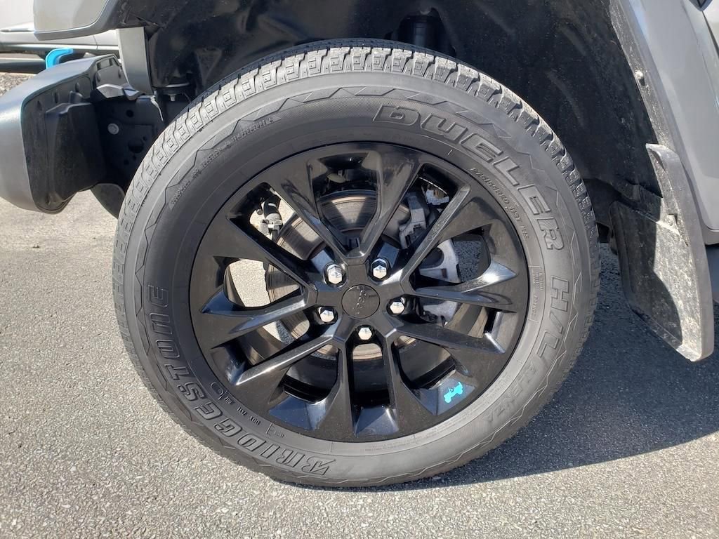 Used 2022 Jeep Wrangler Unlimited Sahara 4xe w/ Cold Weather Group image 35