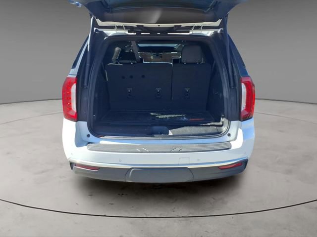 Used 2022 GMC Yukon SLT w/ SLT Premium Package image 9