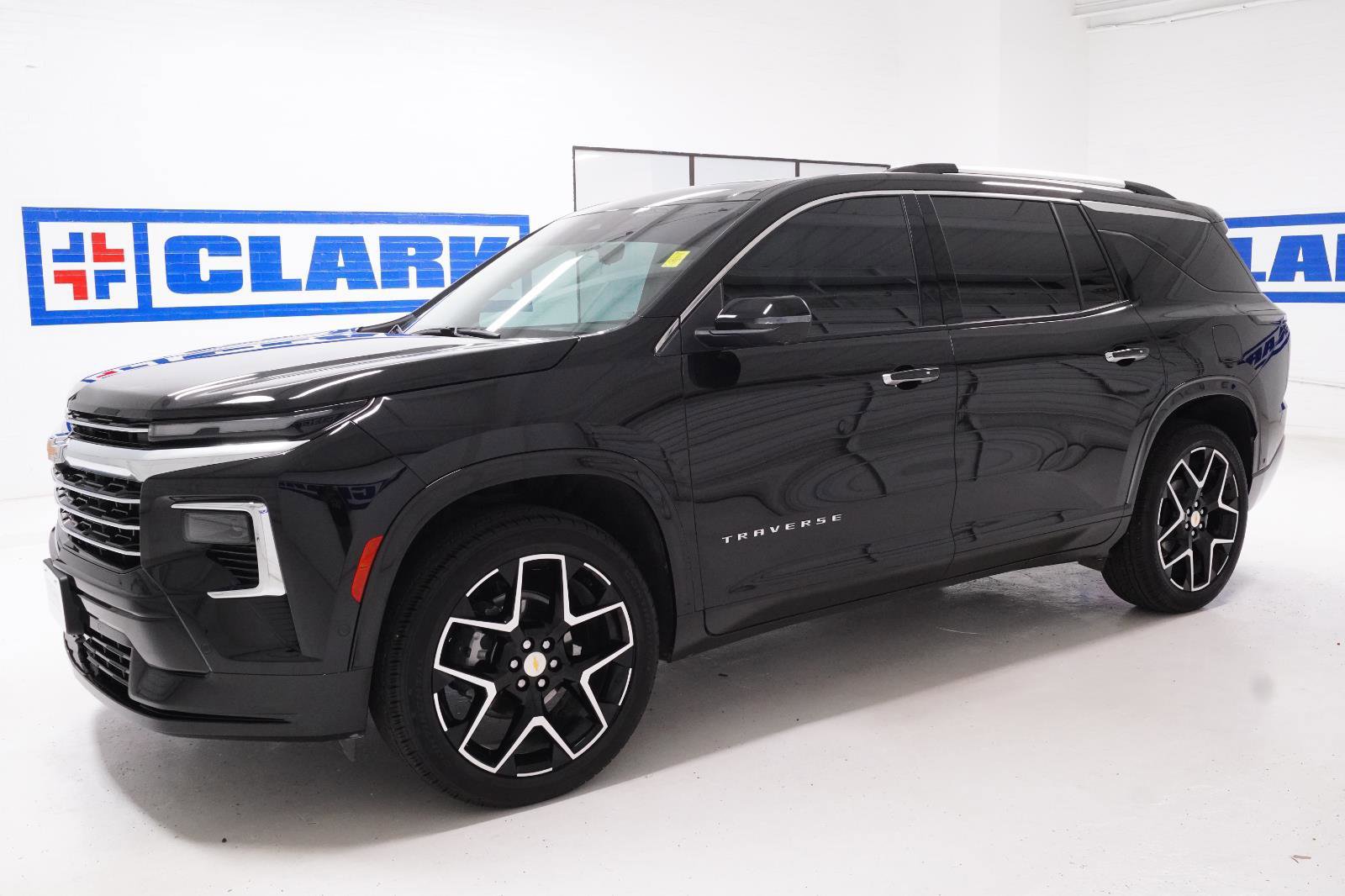 Used 2026 Chevrolet Traverse High Country w/ LPO, Floor Liner Package FWD image 11