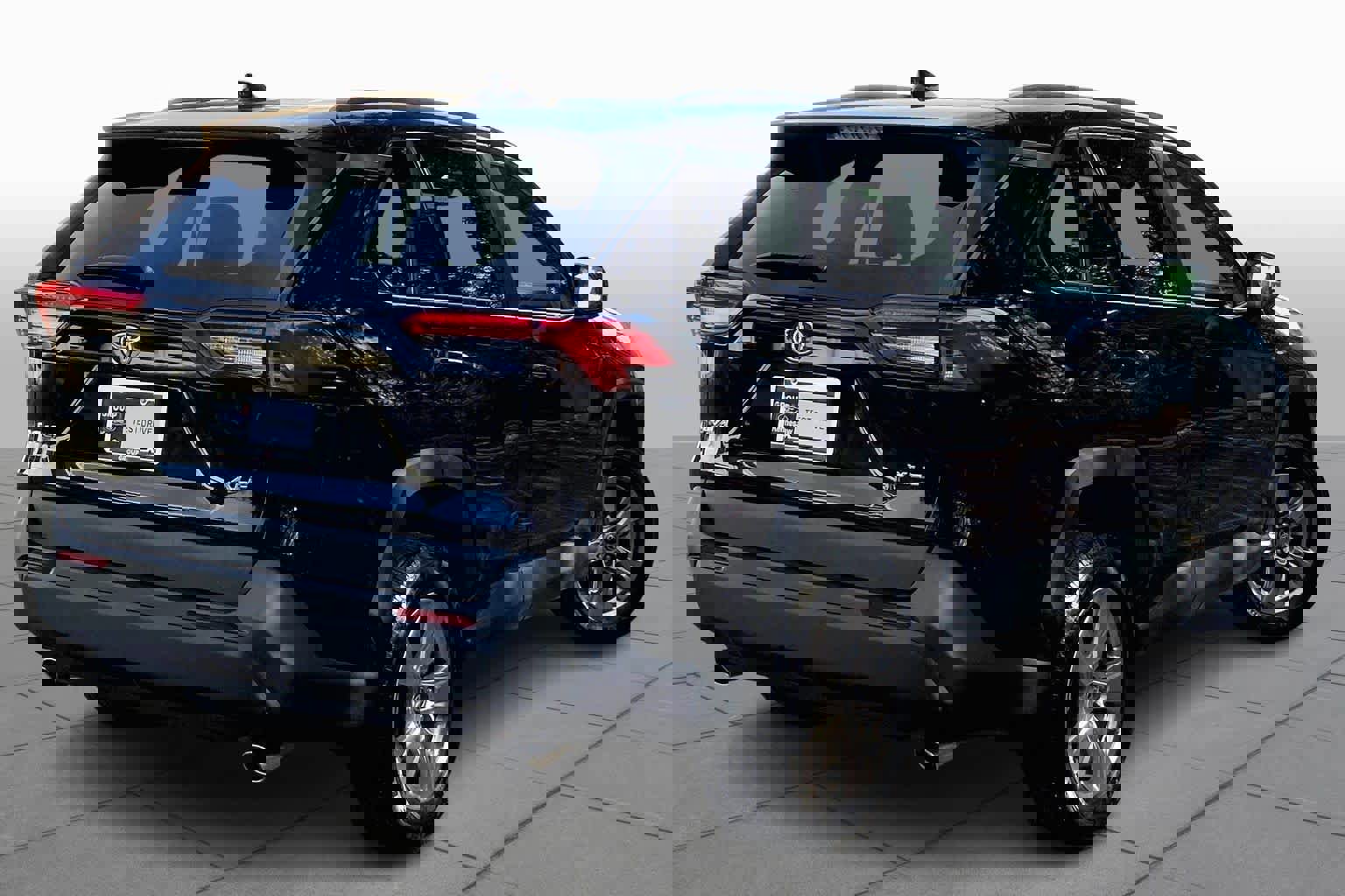 Used 2023 Toyota RAV4 XLE image 12