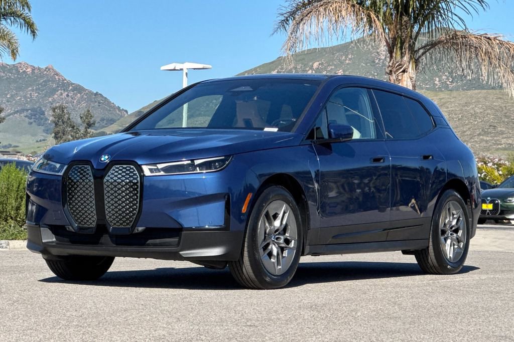 Used 2023 BMW iX xDrive50 image 7