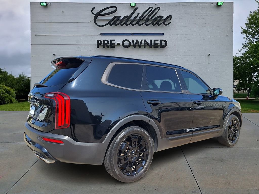 Used 2022 Kia Telluride SX w/ SX Prestige Package image 3