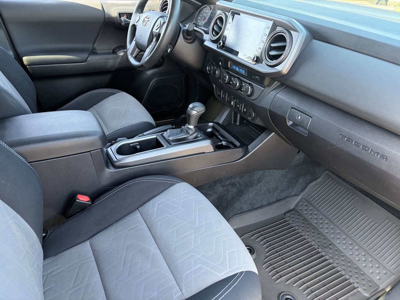 Used 2021 Toyota Tacoma TRD Off-Road w/ Technology Package AWD/4WD image 13