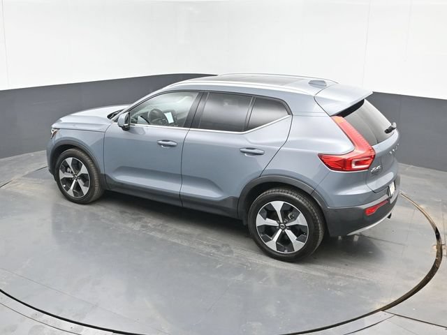 Used 2023 Volvo XC40 B4 Ultimate FWD image 32