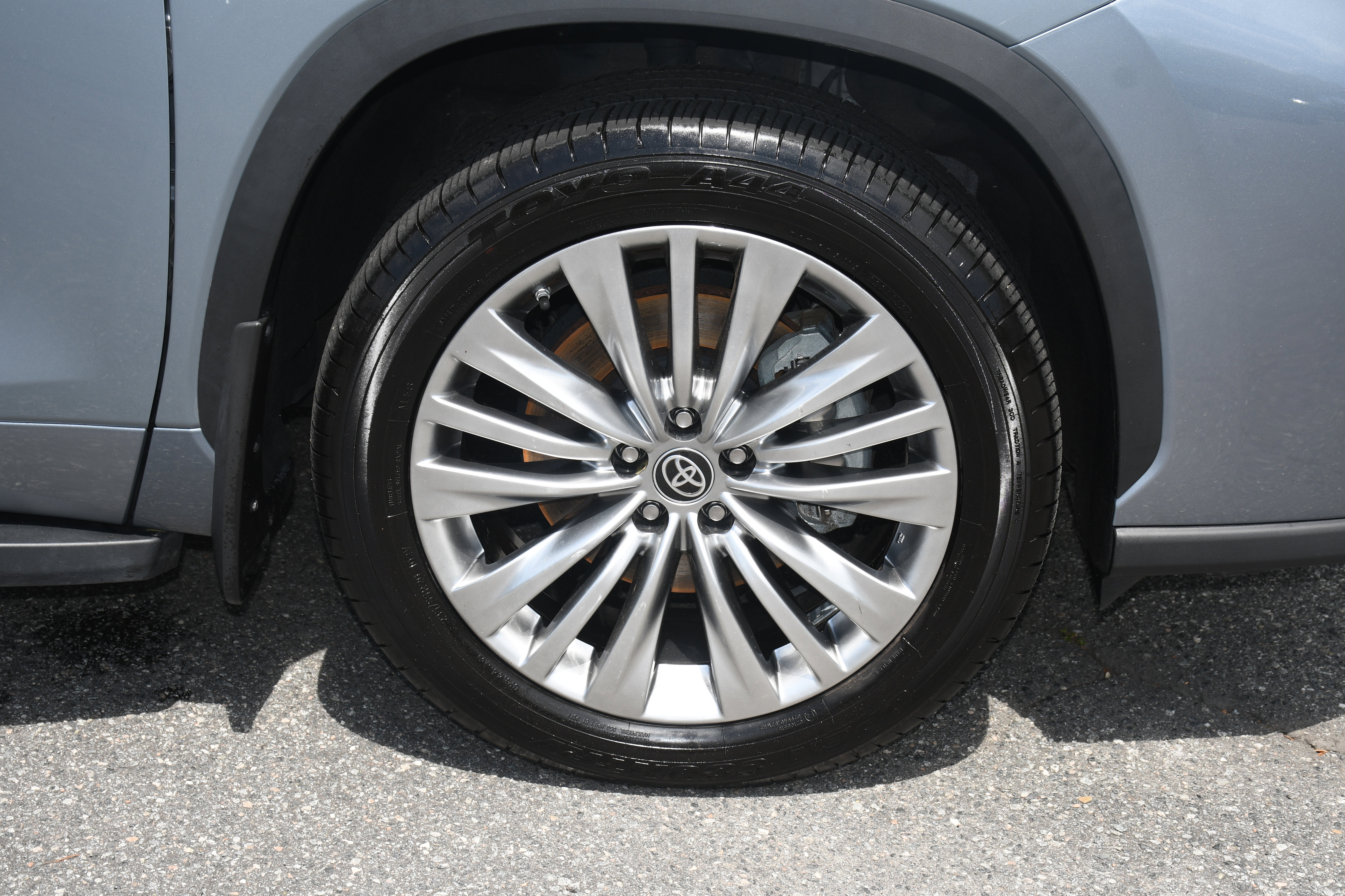 Used 2023 Toyota Highlander Platinum FWD image 24