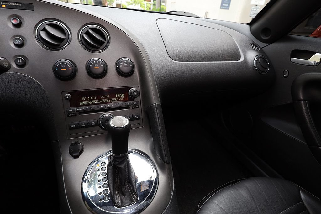 Used 2008 Pontiac Solstice GXP w/ Premium Package RWD image 39