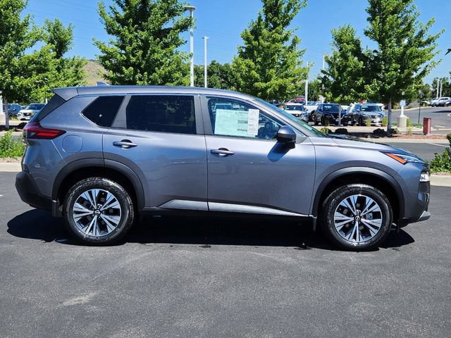 Used 2023 Nissan Rogue SV AWD/4WD image 2