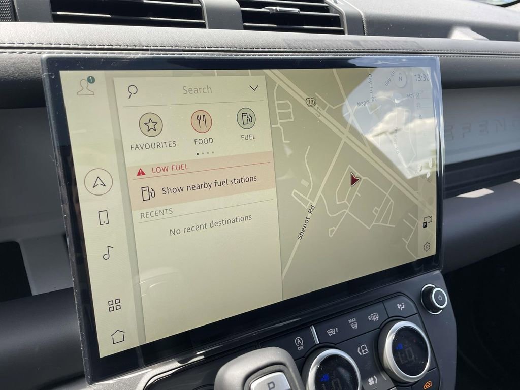 New 2026 Land Rover Defender 130 X-Dynamic SE AWD/4WD image 28
