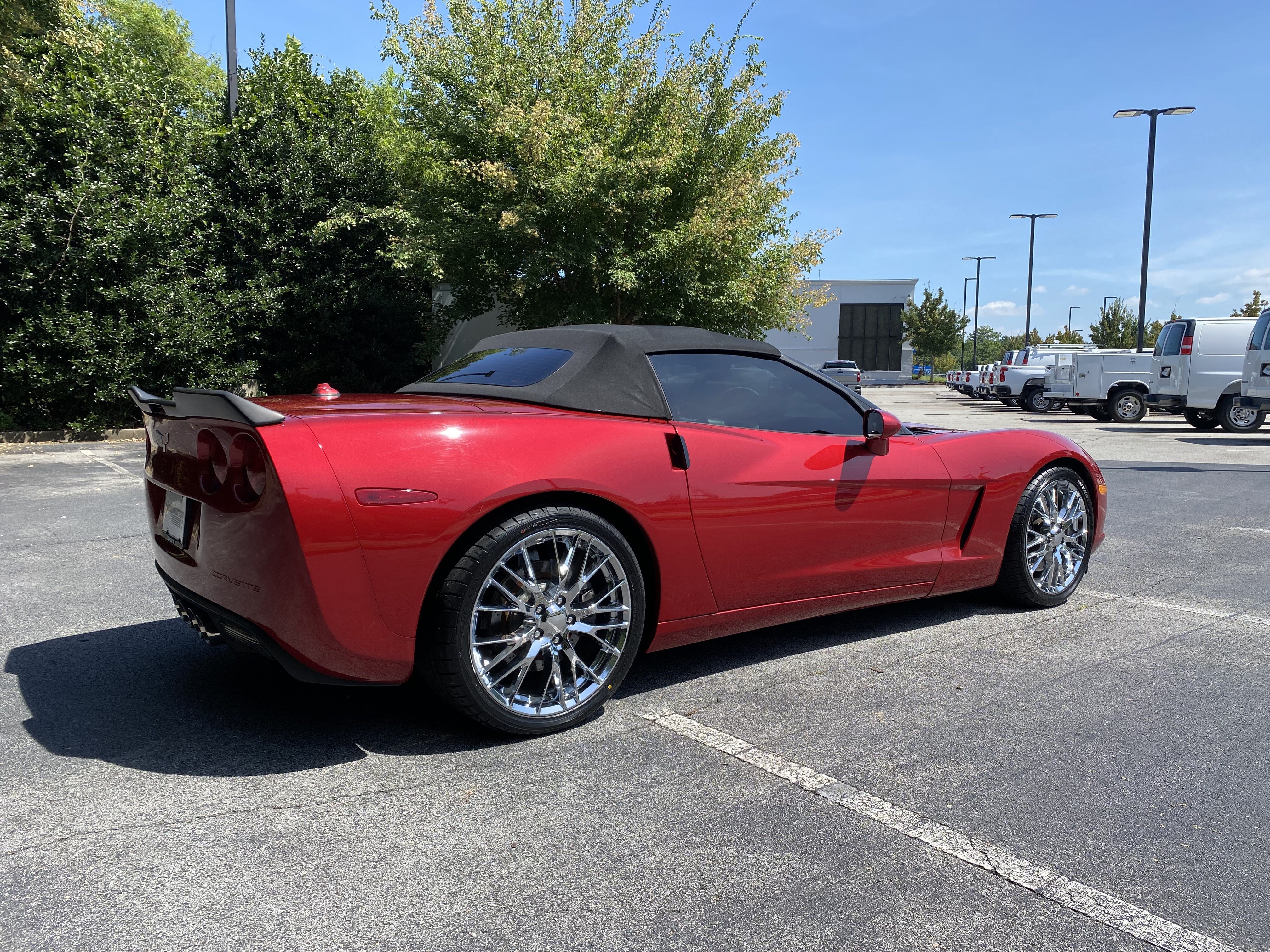 Used 2005 Chevrolet Corvette Convertible w/ Preferred Equipment Group RWD image 9
