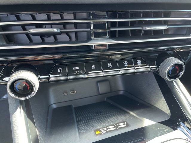 New 2026 Chevrolet Traverse LT w/ Driver Confidence Package AWD/4WD image 19