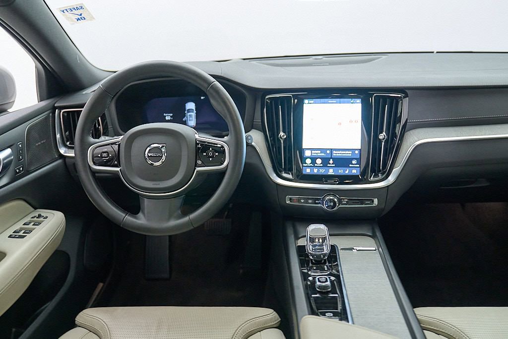 Certified 2025 Volvo V60 B5 Cross Country Ultra w/ Climate Package AWD/4WD image 27