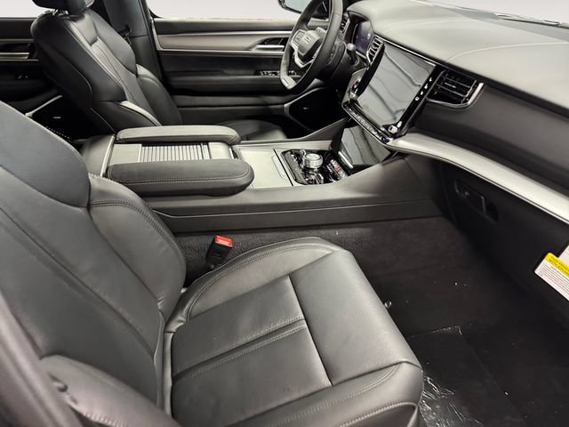 New 2026 Jeep Grand Wagoneer L Limited AWD/4WD image 4