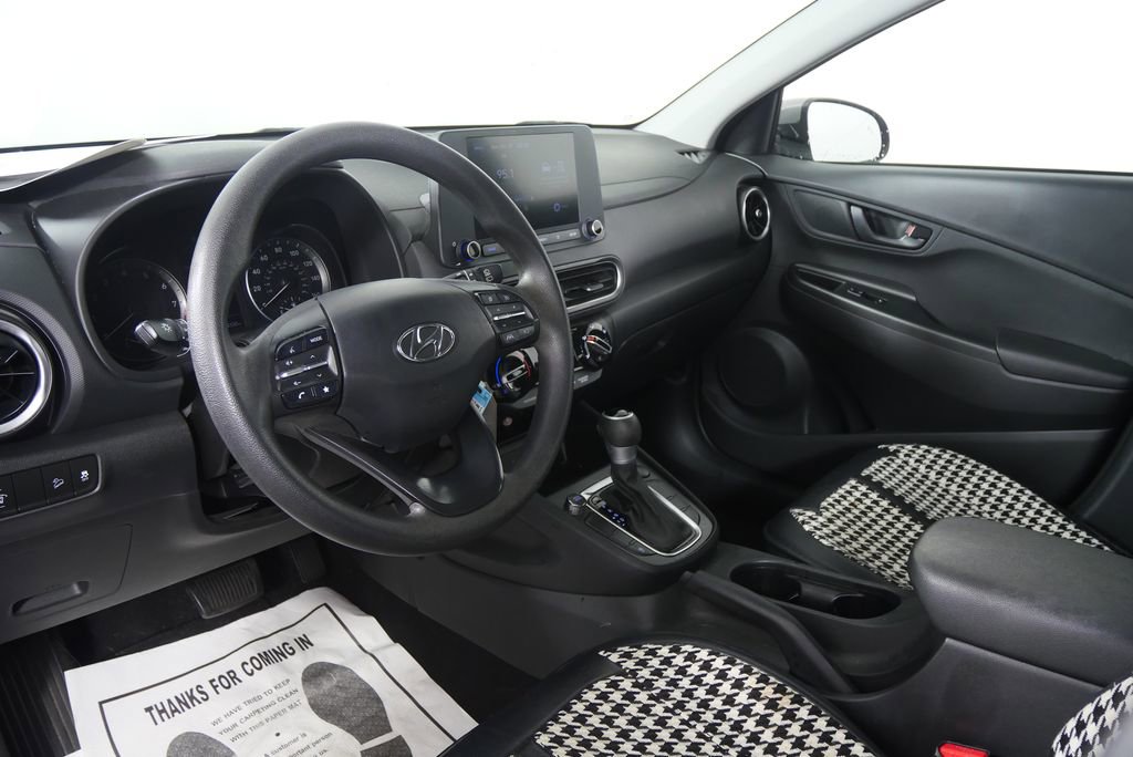 Used 2023 Hyundai Kona SE image 10
