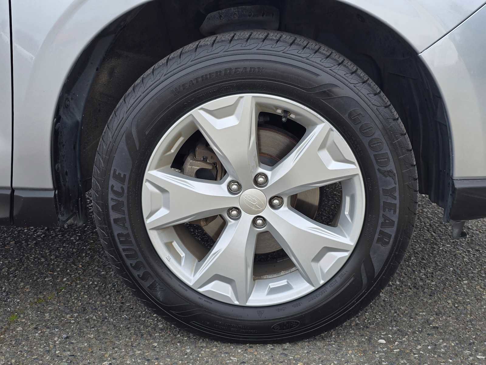 Used 2016 Subaru Forester 2.5i Premium w/ All-Weather Package AWD/4WD image 9