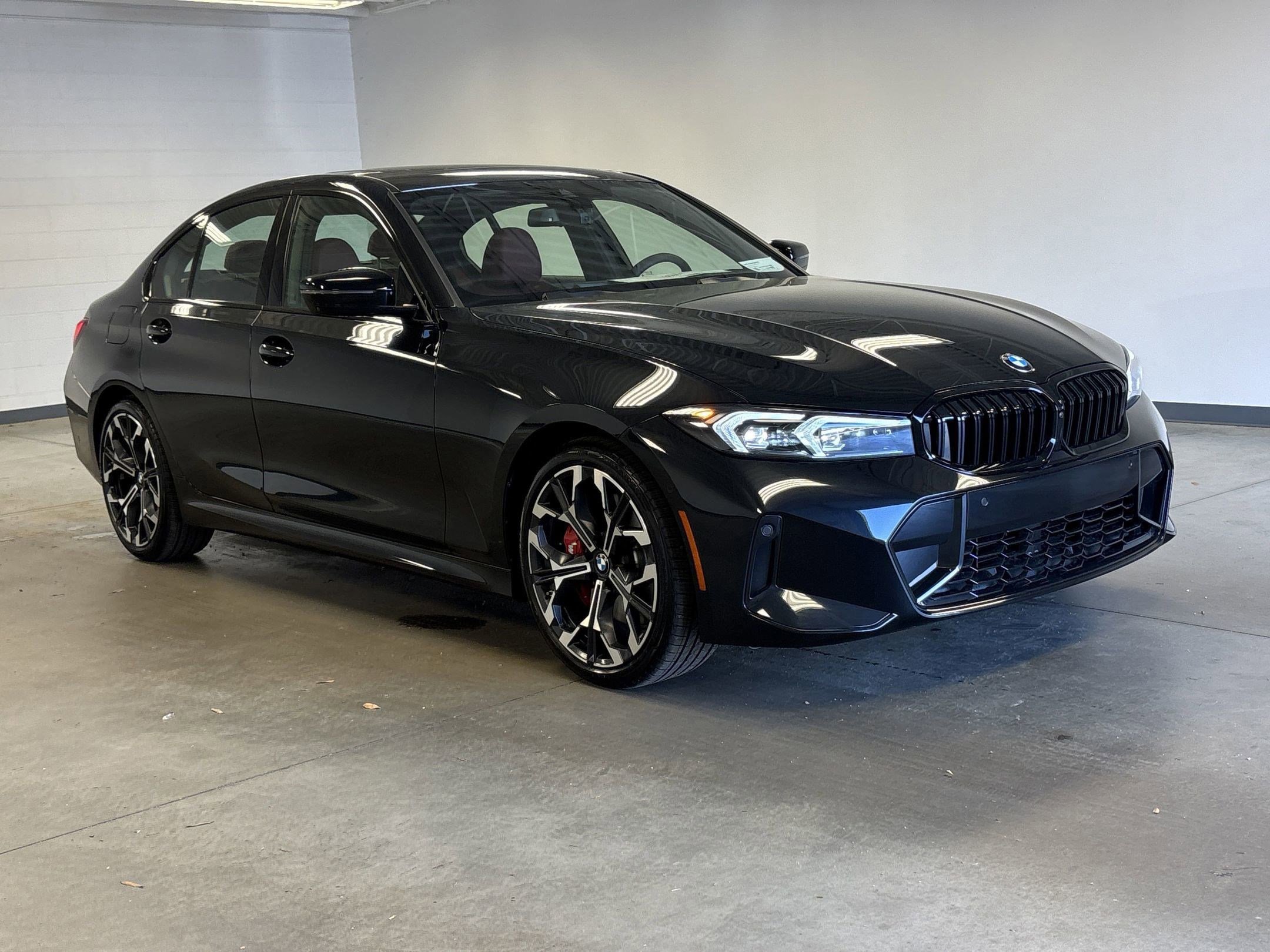 Used 2025 BMW 330i Sedan w/ M Sport Package image 6