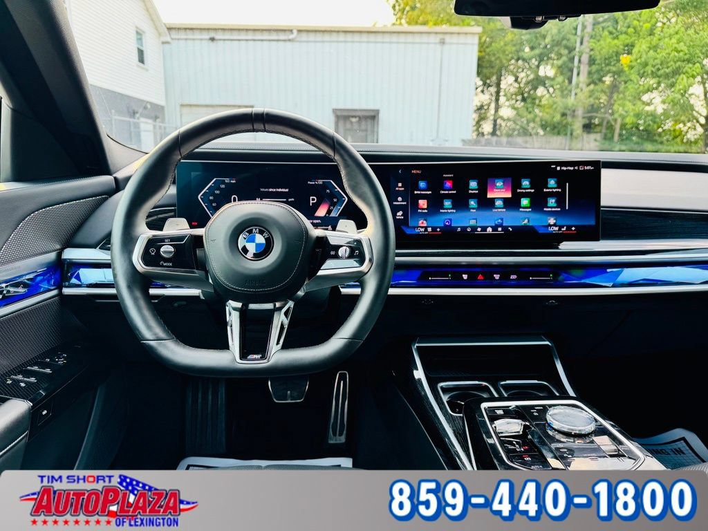 Used 2025 BMW 740i xDrive w/ Premium Package AWD/4WD image 28