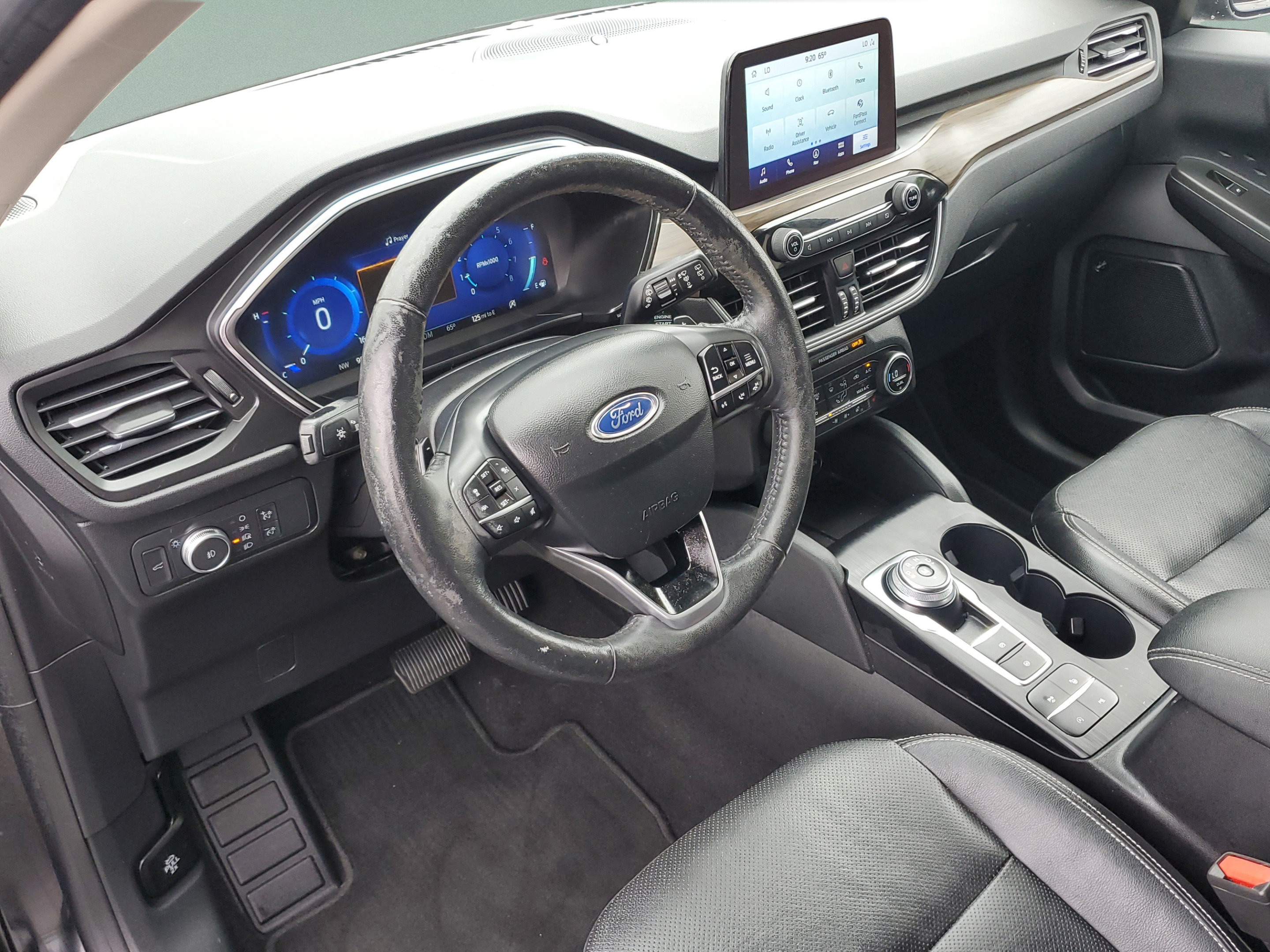Certified 2020 Ford Escape Titanium AWD/4WD image 16