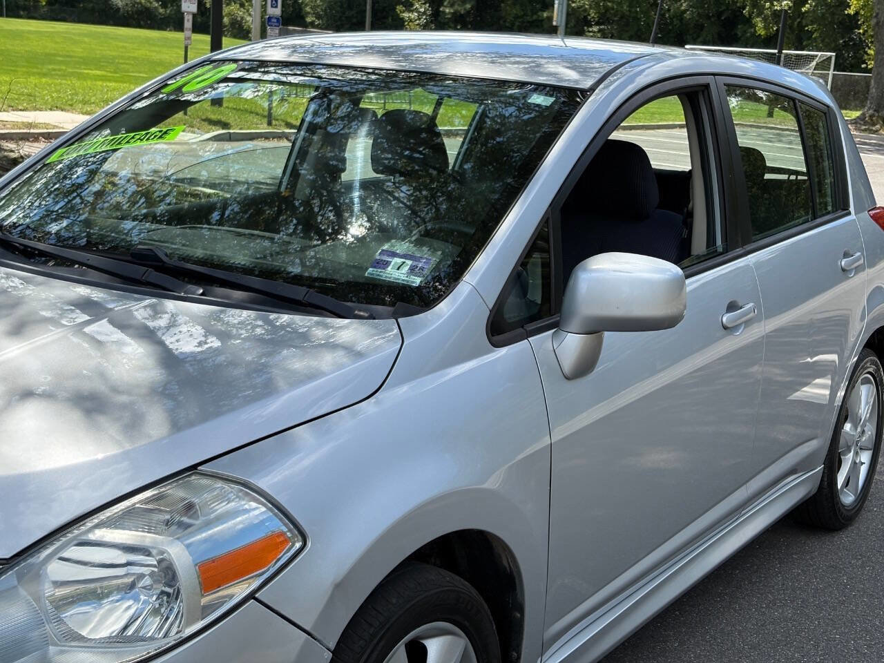 Used 2010 Nissan Versa SL w/ Premium Pkg image 12