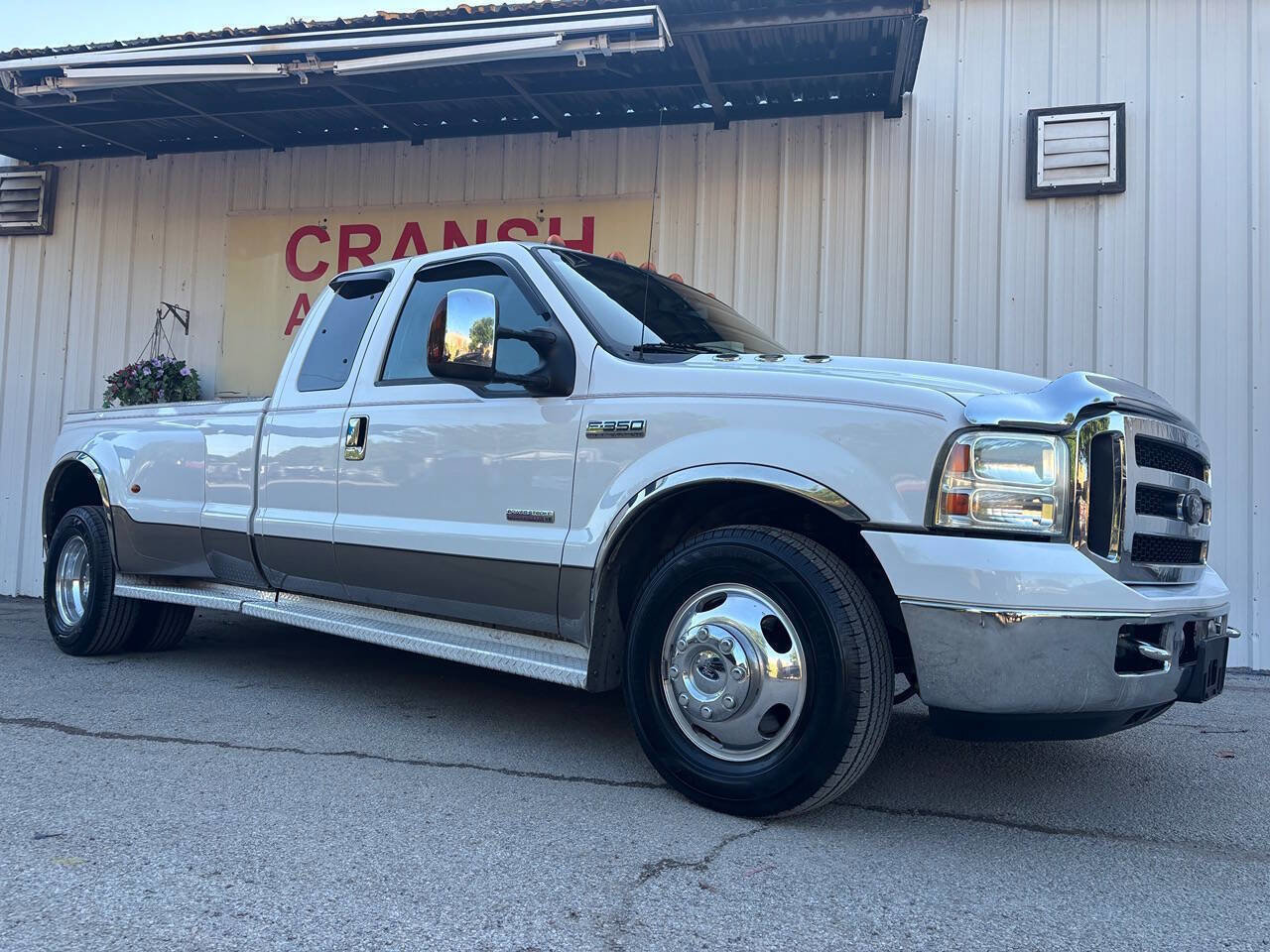 Used 2007 Ford F350 Lariat RWD image 2