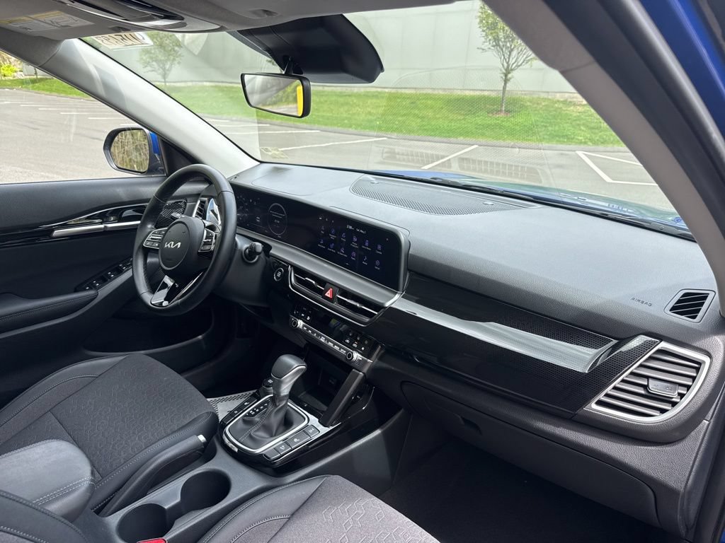 Certified 2025 Kia Seltos X-Line AWD/4WD image 8