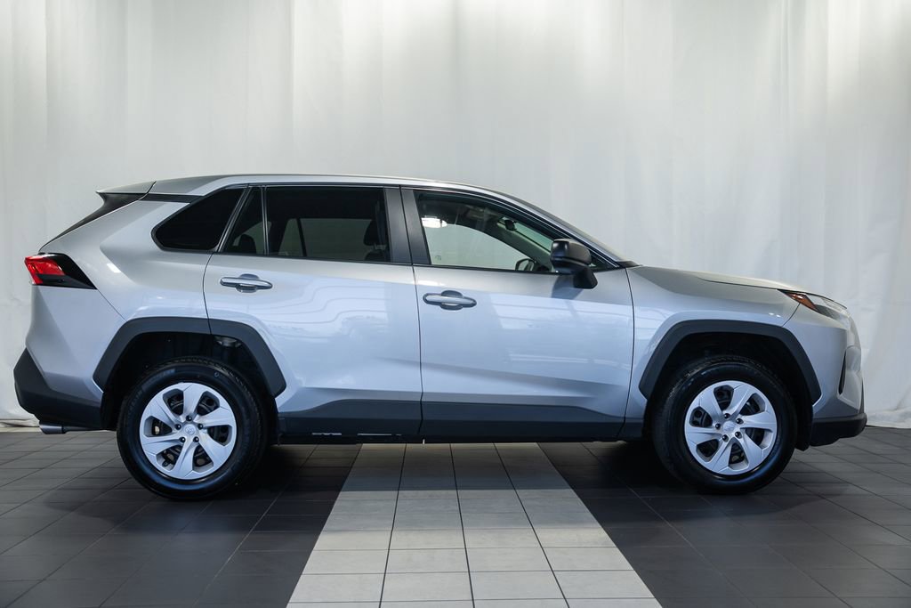 Used 2025 Toyota RAV4 LE image 3