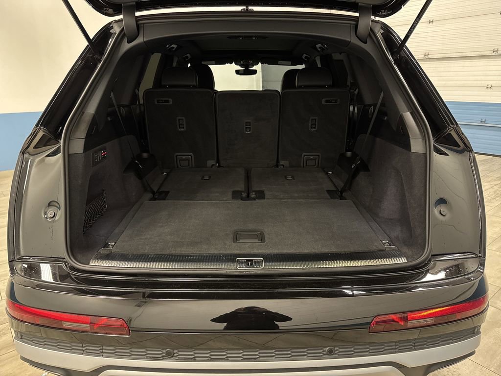 Used 2025 Audi Q7 3.0T Prestige w/ Prestige Package image 16