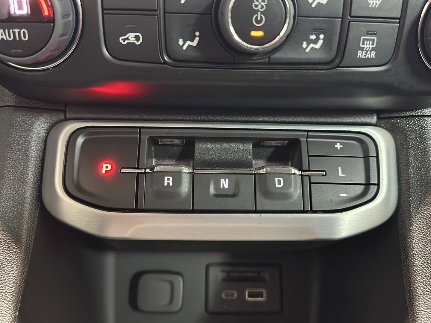 Used 2023 GMC Acadia SLT w/ Preferred Package image 15