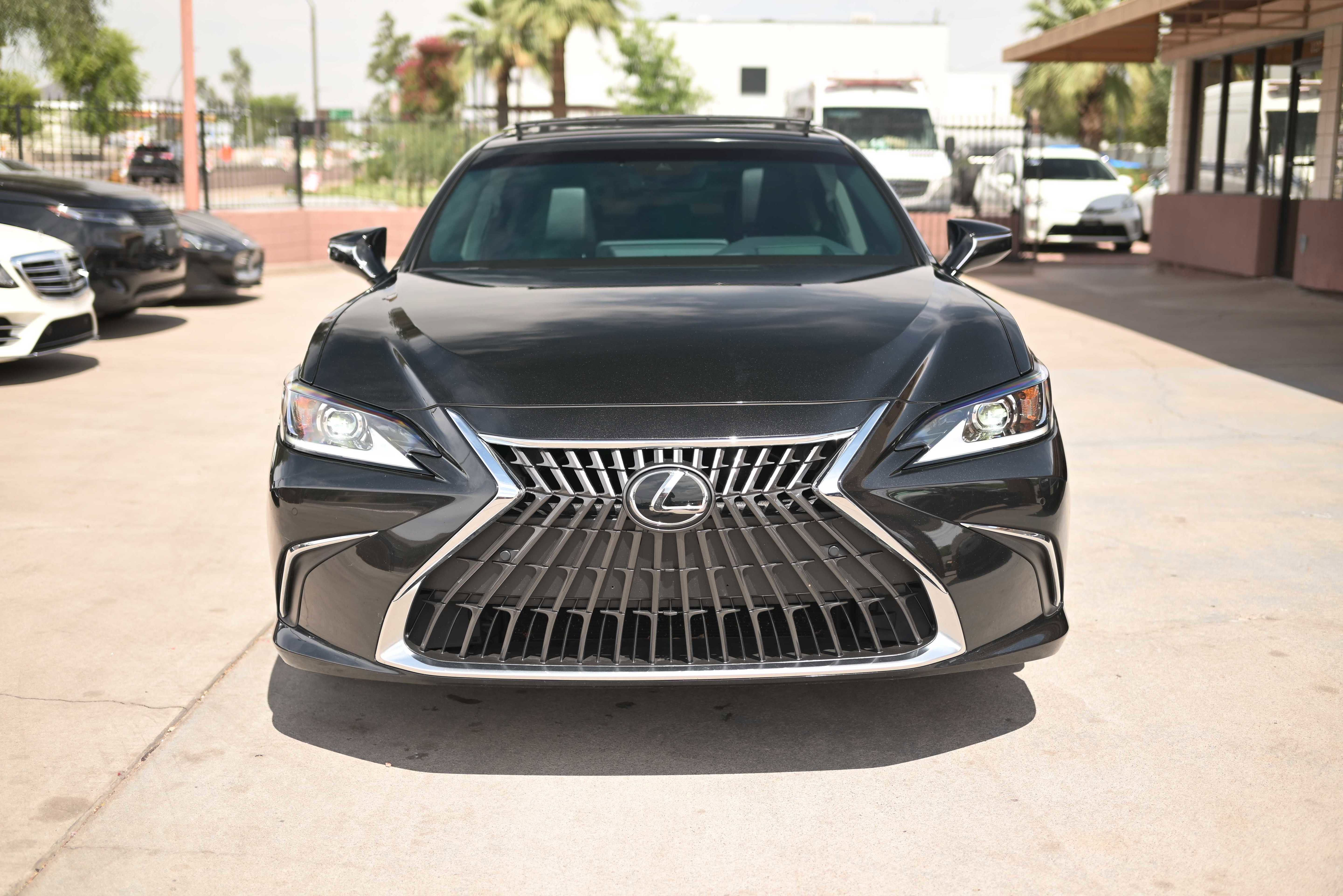 Used 2025 Lexus ES 350 w/ Premium Package image 2