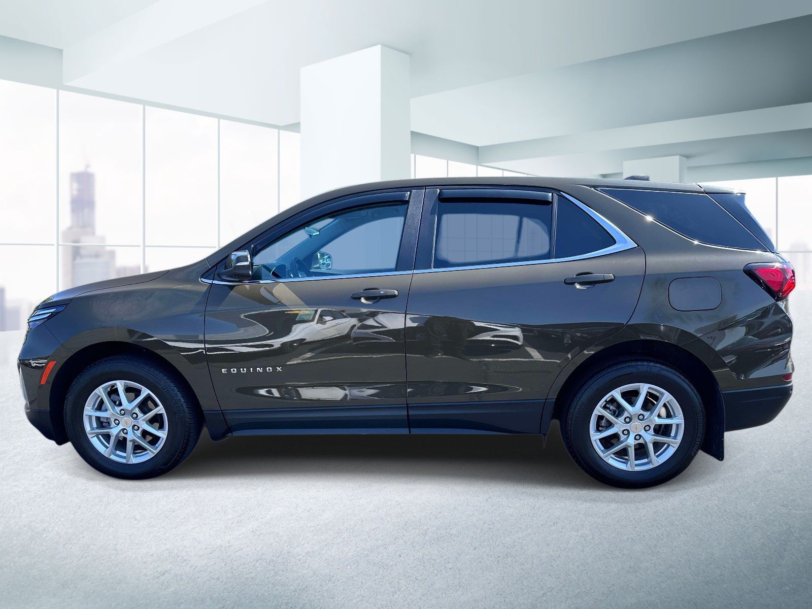 Used 2023 Chevrolet Equinox LT AWD/4WD image 2