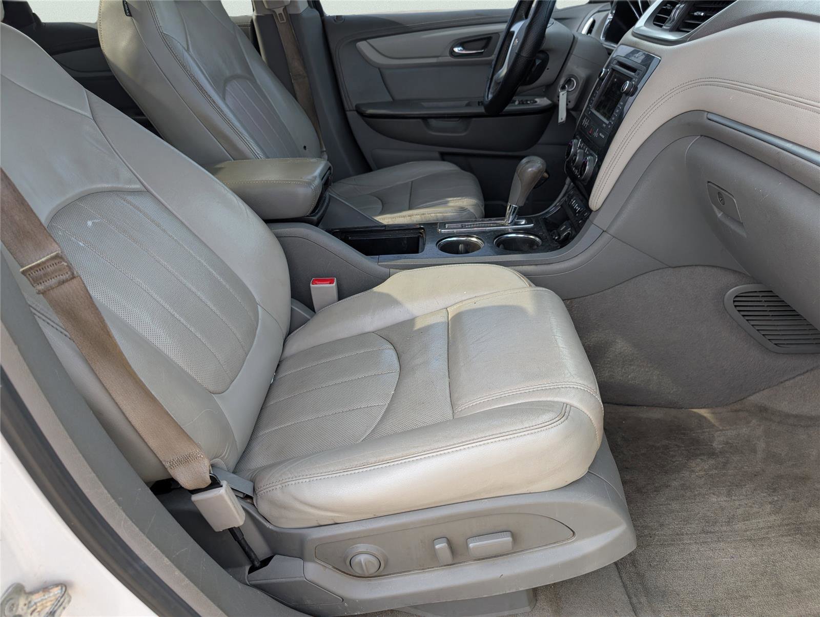 Used 2017 Chevrolet Traverse Premier image 39