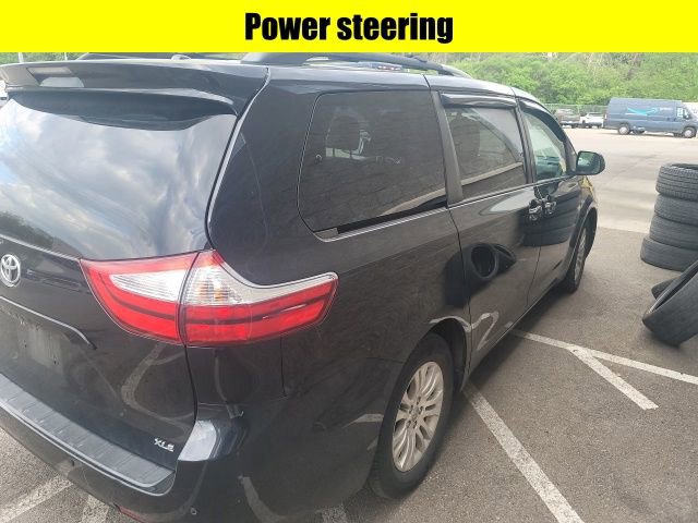 Used 2015 Toyota Sienna XLE w/ XLE Navigation Package image 8
