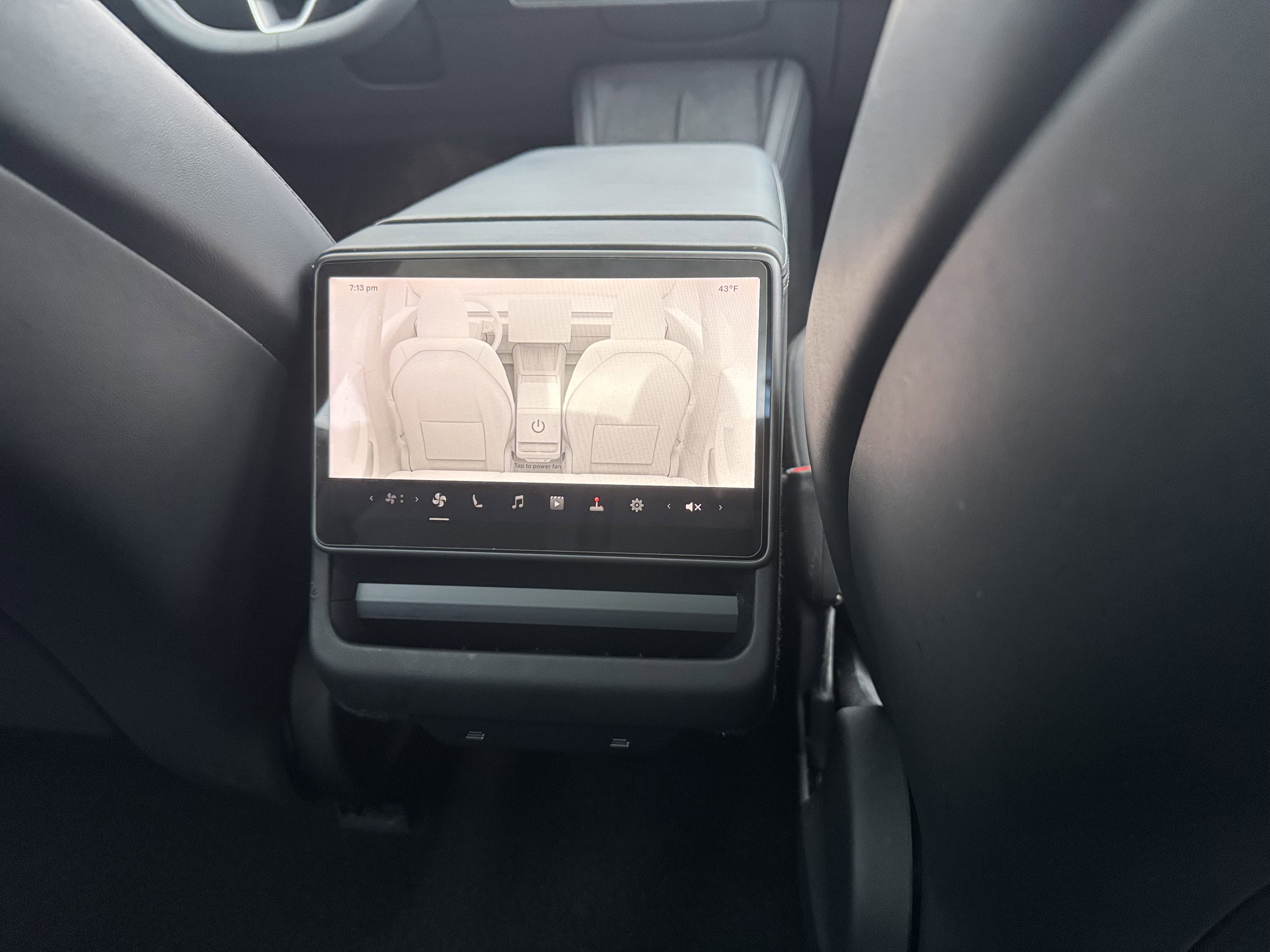 Used 2024 Tesla Model 3 Standard Range image 18